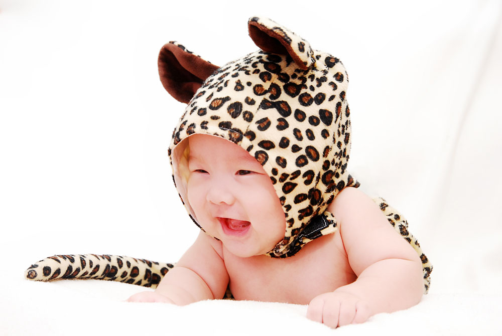 穿豹纹的婴幼儿 图片素材下载-儿童幼儿-人物图